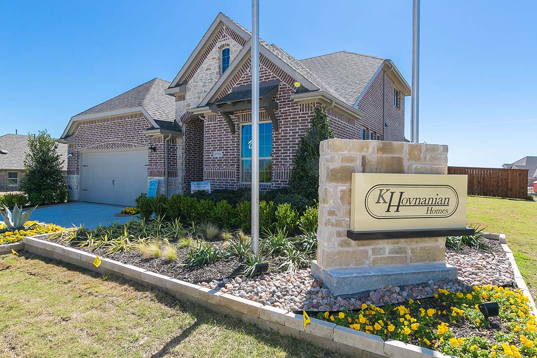 KHOV Model home at Wildridge, Oak Point